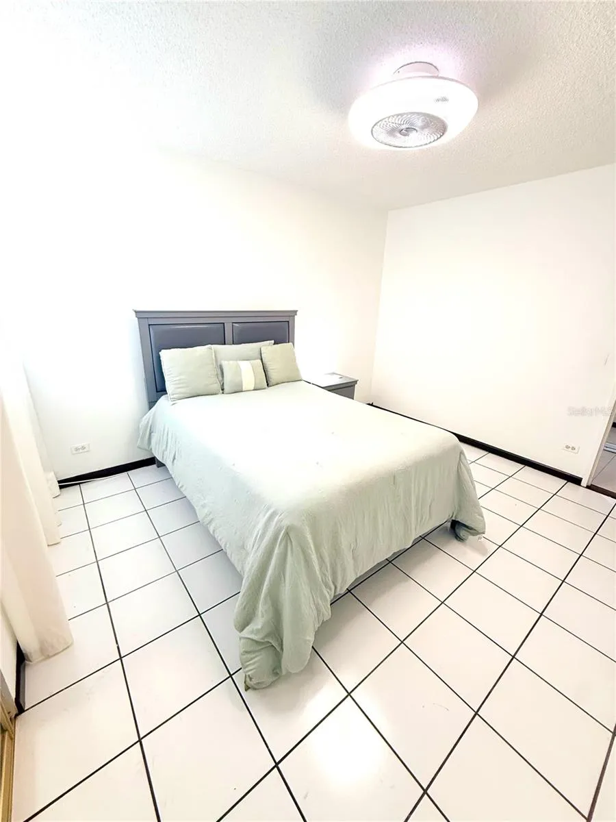 6400 ISLA VERDE AVENUE #6 J Carolina, PR 00979