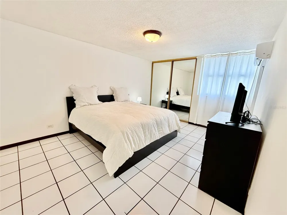 6400 ISLA VERDE AVENUE #6 J Carolina, PR 00979