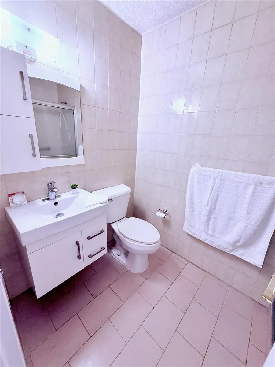 6400 ISLA VERDE AVENUE #6 J Carolina, PR 00979