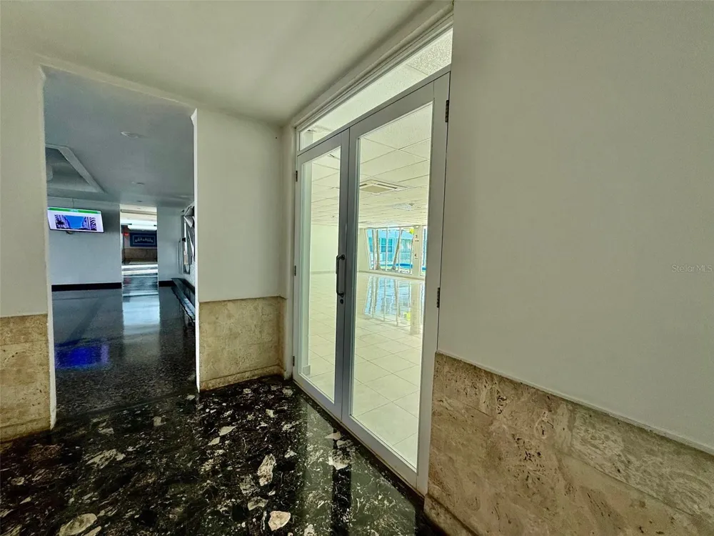 6400 ISLA VERDE AVENUE #6 J Carolina, PR 00979
