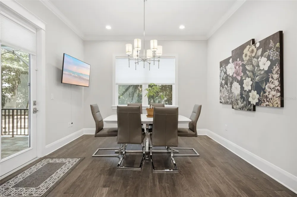 210 S SHORE CREST DRIVE Tampa, FL 33609
