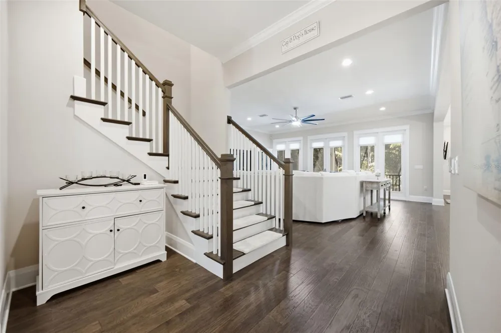 210 S SHORE CREST DRIVE Tampa, FL 33609