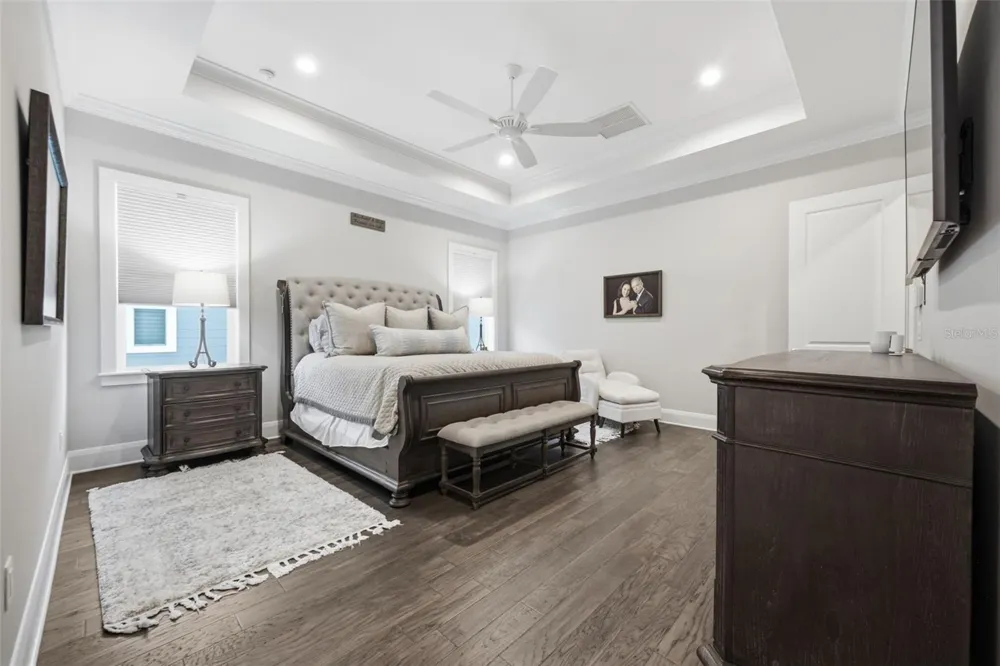 210 S SHORE CREST DRIVE Tampa, FL 33609