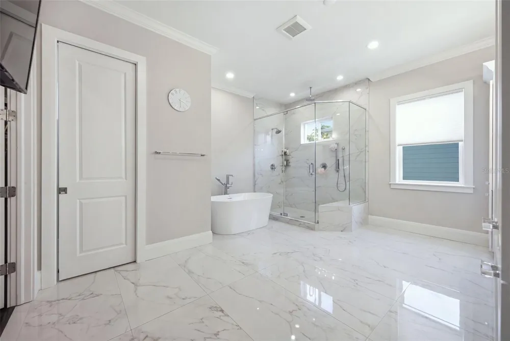 210 S SHORE CREST DRIVE Tampa, FL 33609