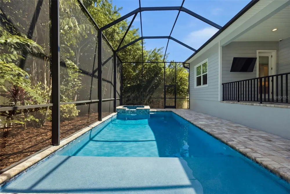 210 S SHORE CREST DRIVE Tampa, FL 33609