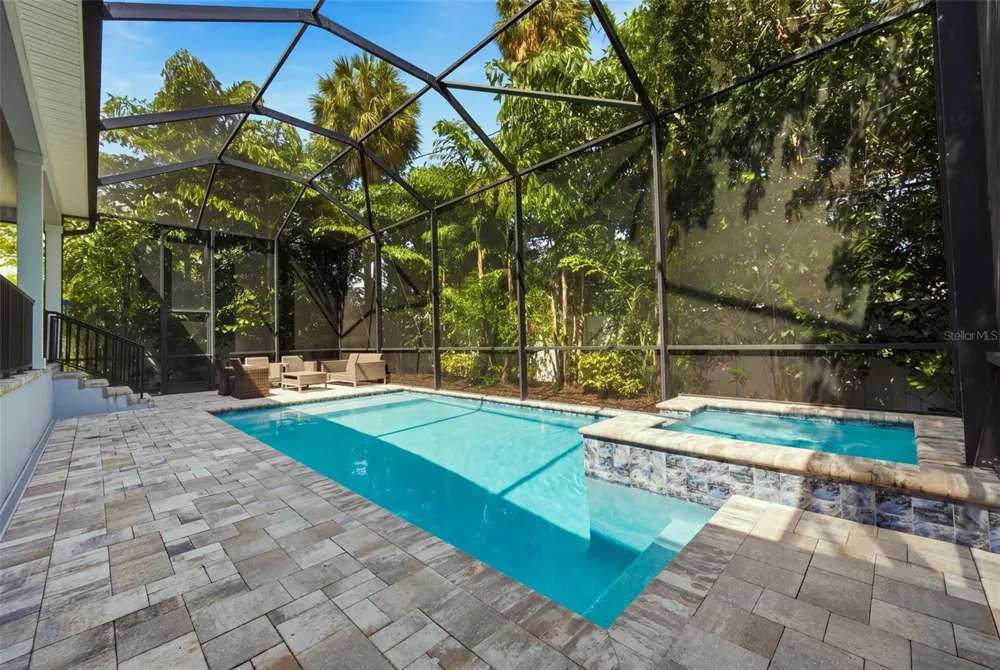 210 S SHORE CREST DRIVE Tampa, FL 33609