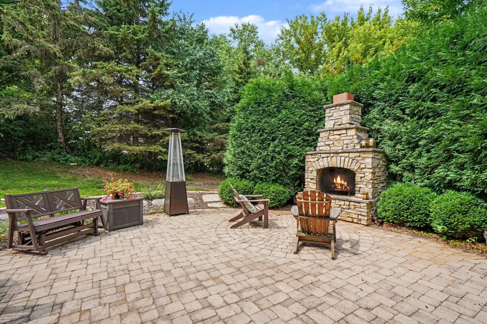 11665 Azure Court Inver Grove Heights, MN 55077