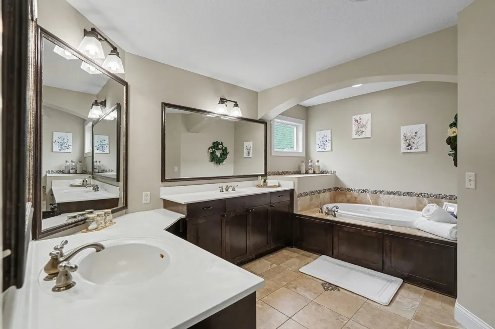 11665 Azure Court Inver Grove Heights, MN 55077