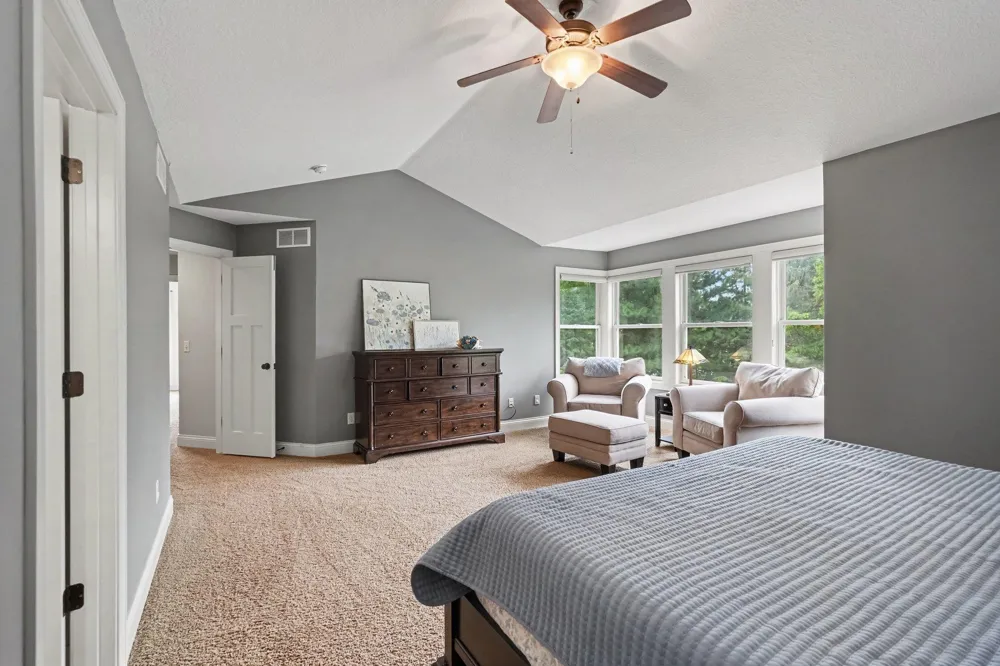 11665 Azure Court Inver Grove Heights, MN 55077