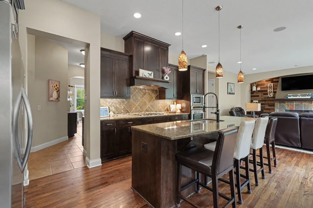 11665 Azure Court Inver Grove Heights, MN 55077