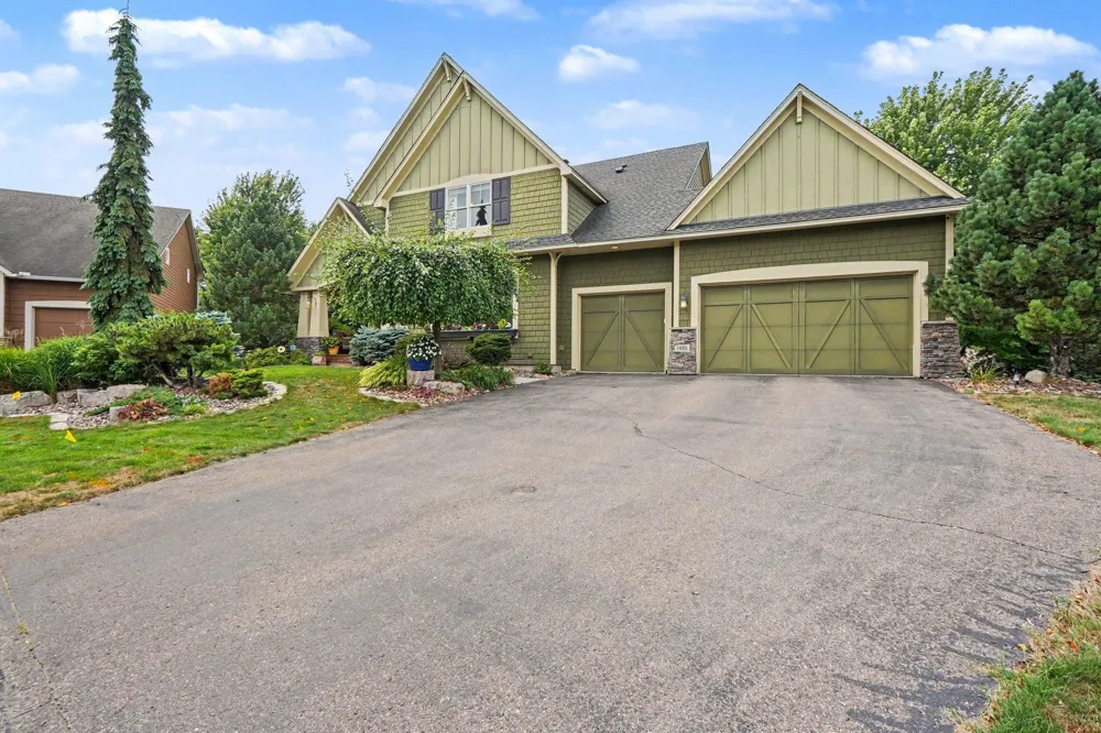 11665 Azure Court Inver Grove Heights, MN 55077