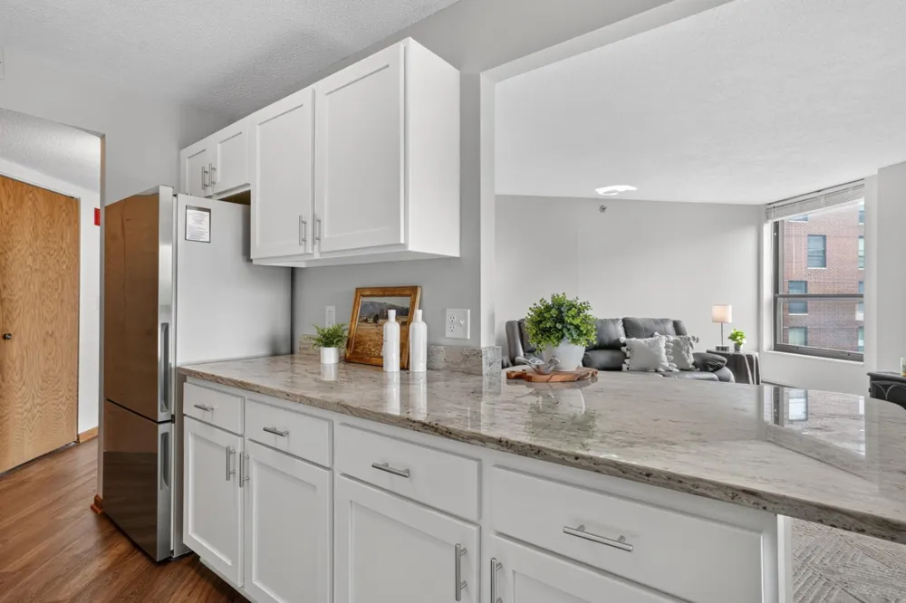 6615 Lake Shore Drive S #707 Richfield, MN 55423