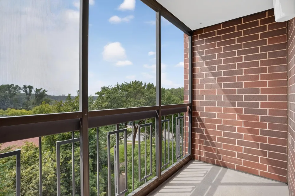 6615 Lake Shore Drive S #707 Richfield, MN 55423