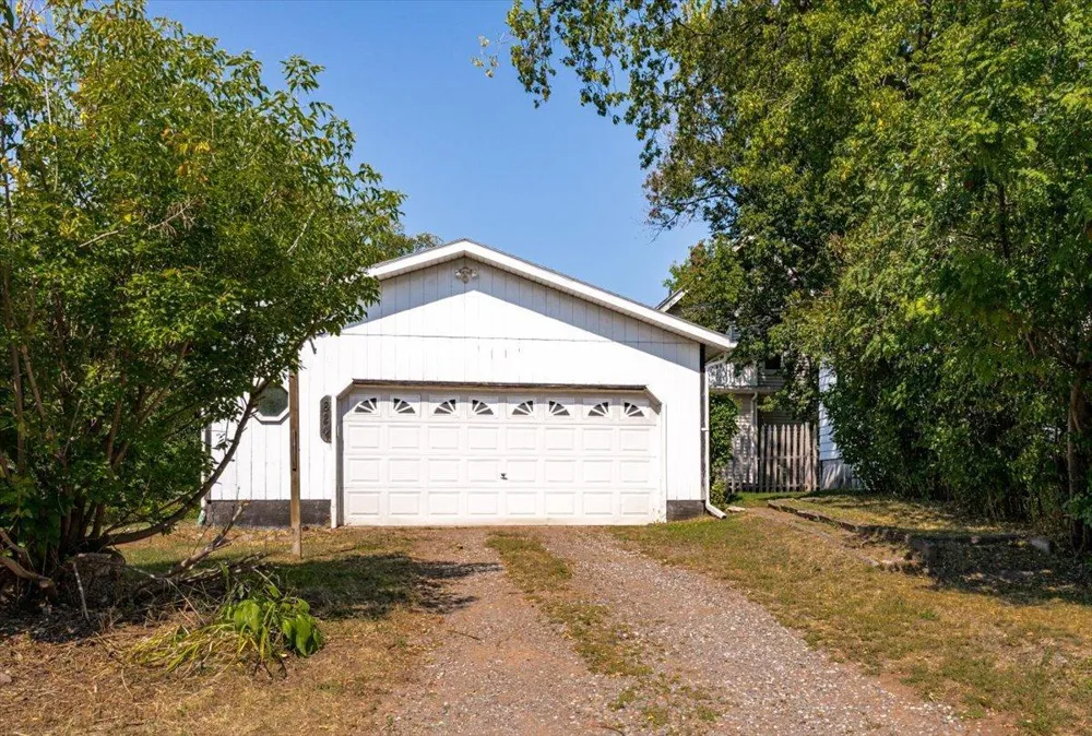 824 E 11th Street Duluth, MN 55805