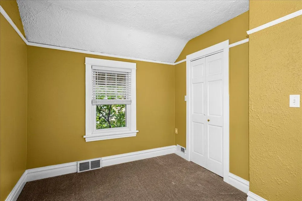 824 E 11th Street Duluth, MN 55805
