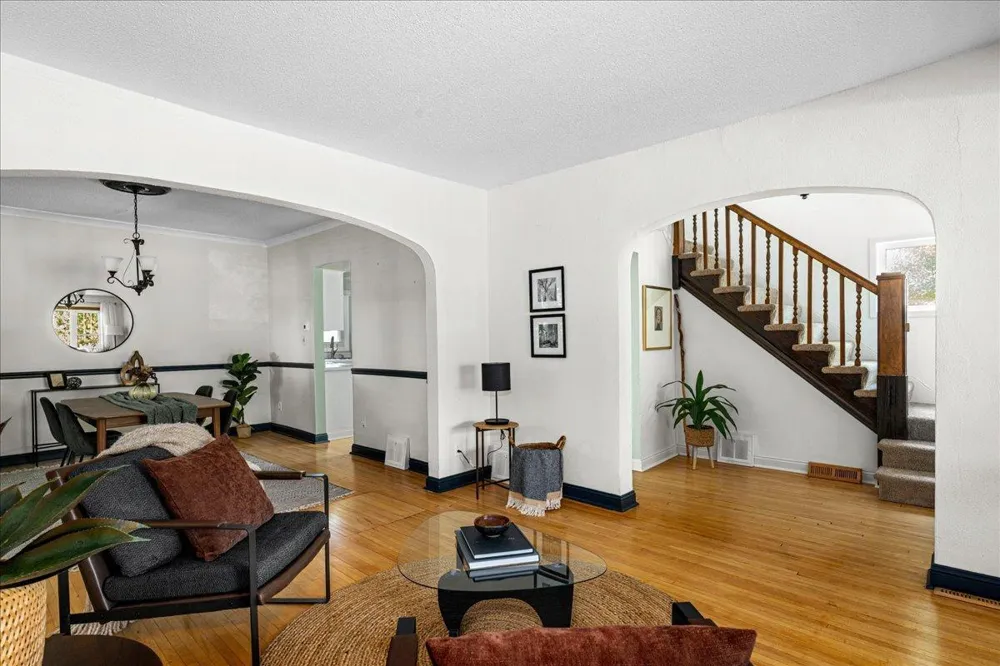 824 E 11th Street Duluth, MN 55805