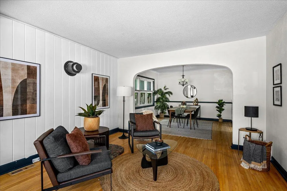 824 E 11th Street Duluth, MN 55805