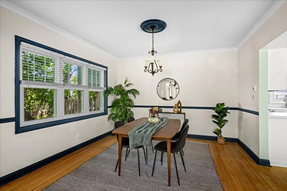 824 E 11th Street Duluth, MN 55805