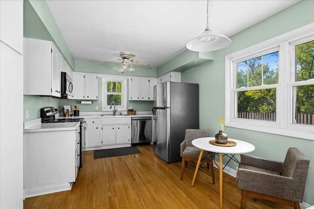 824 E 11th Street Duluth, MN 55805