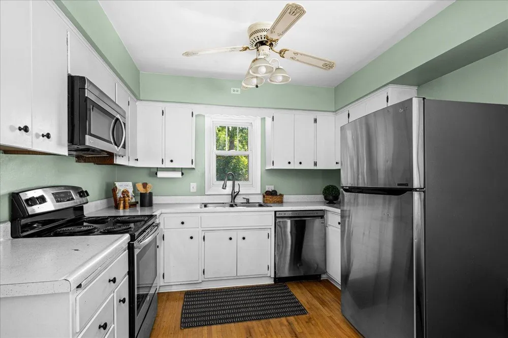 824 E 11th Street Duluth, MN 55805