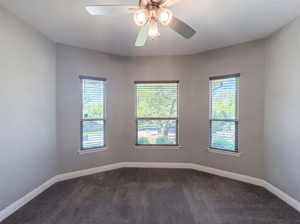 8912 Holt Street Lakeside, TX 76135