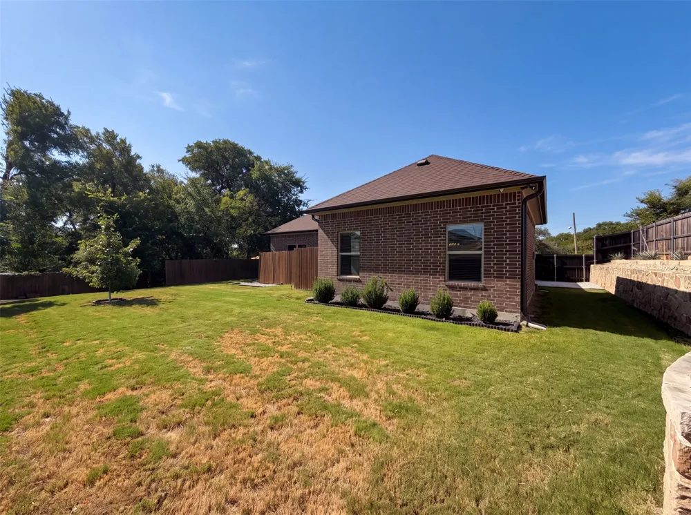 8912 Holt Street Lakeside, TX 76135