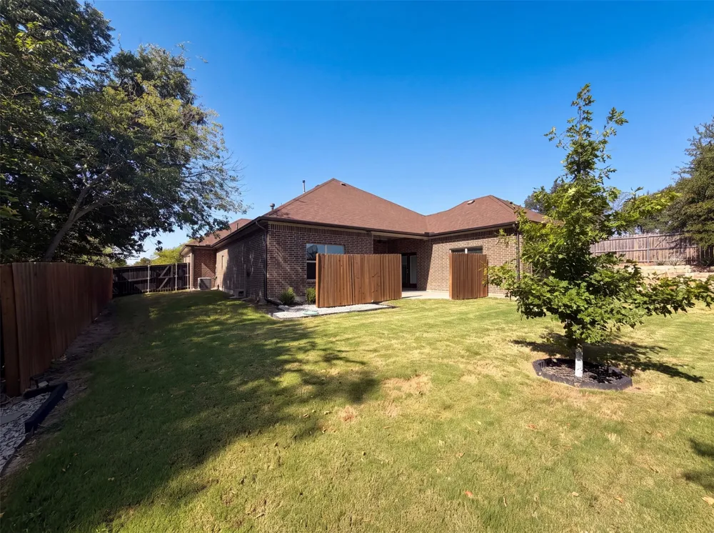 8912 Holt Street Lakeside, TX 76135
