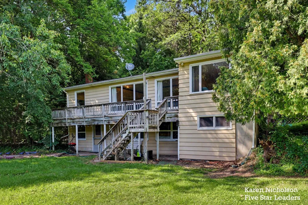 7950 96th Street SE Alto, MI 49302