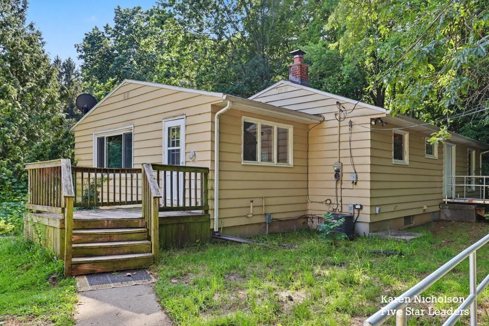 7950 96th Street SE Alto, MI 49302