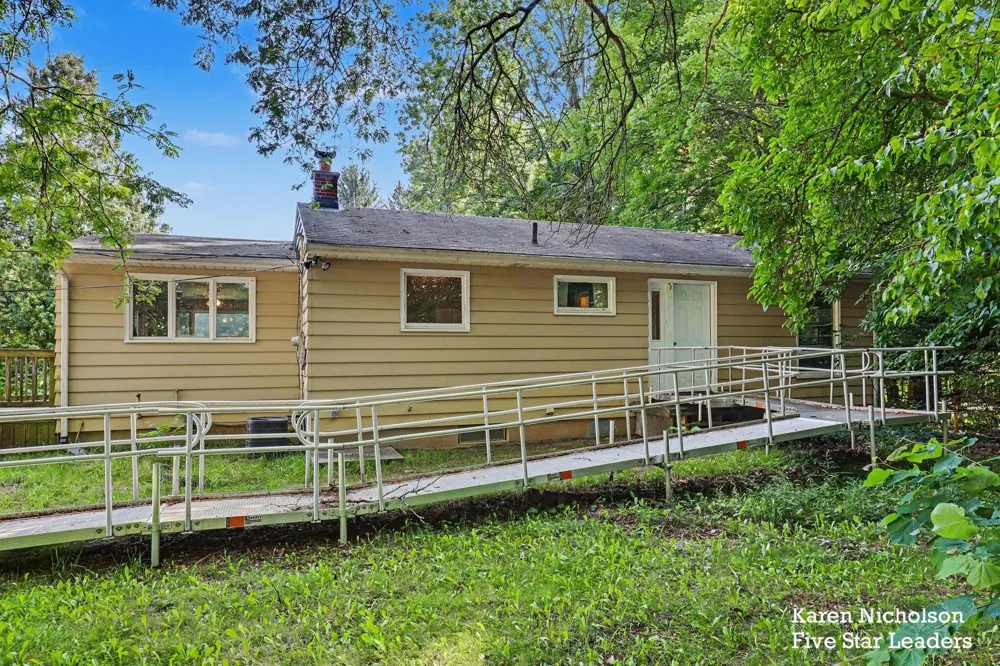 7950 96th Street SE Alto, MI 49302