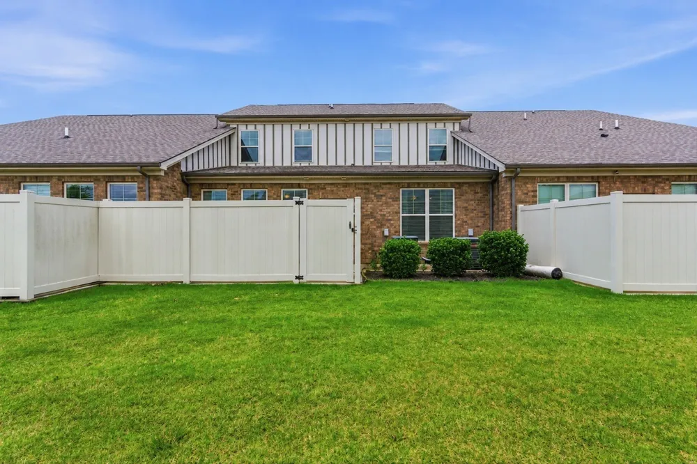 2108 Halfmoon Way Murfreesboro, TN 37130