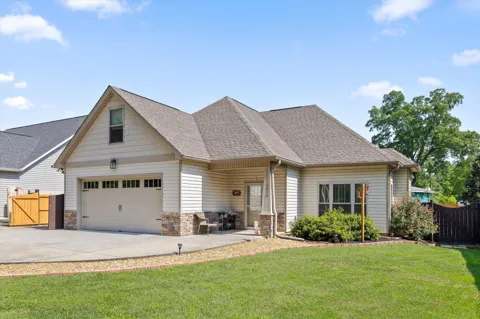5979 Winding Lane