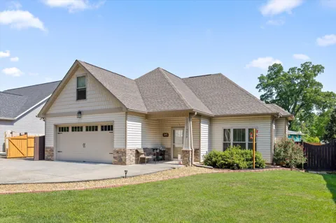 5979 Winding Lane
