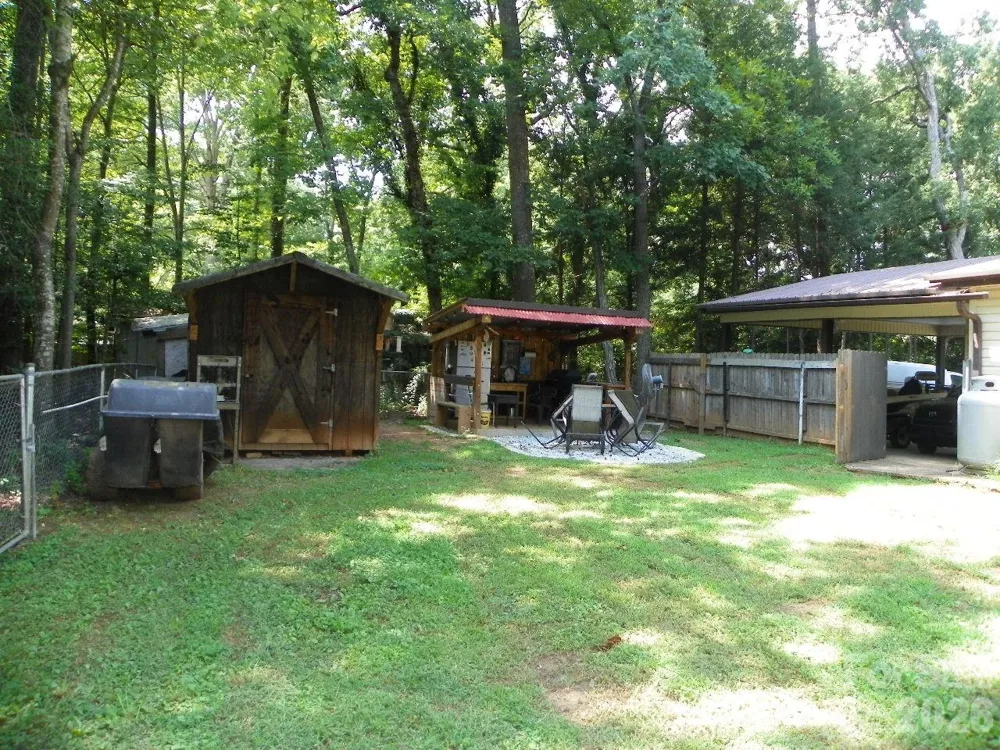 162 Fifth Avenue New London, NC 28127