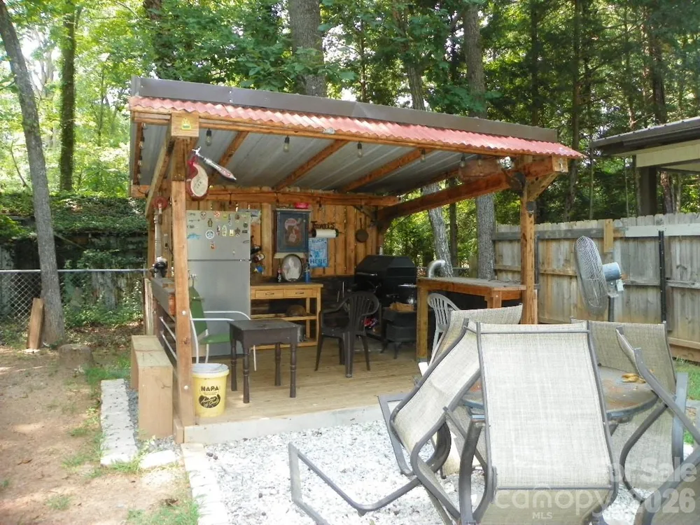 162 Fifth Avenue New London, NC 28127