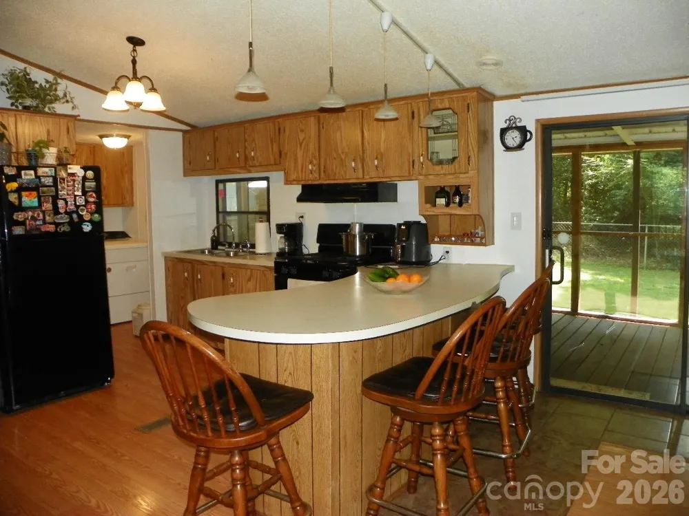 162 Fifth Avenue New London, NC 28127