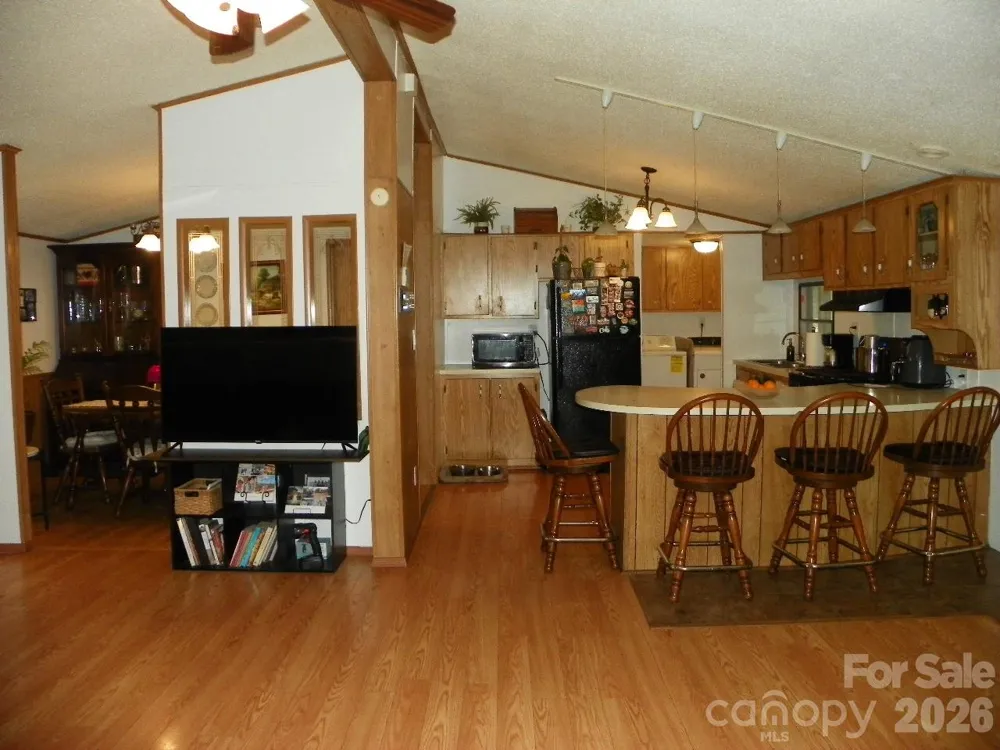 162 Fifth Avenue New London, NC 28127
