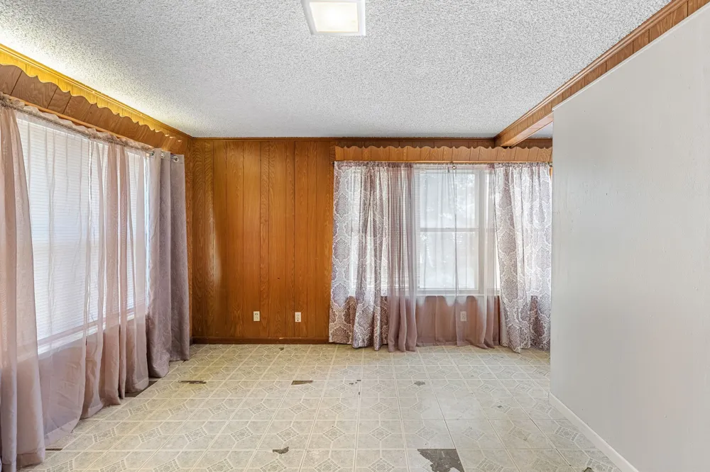 115 College Rosebud, TX 76570