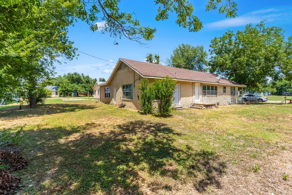 115 College Rosebud, TX 76570
