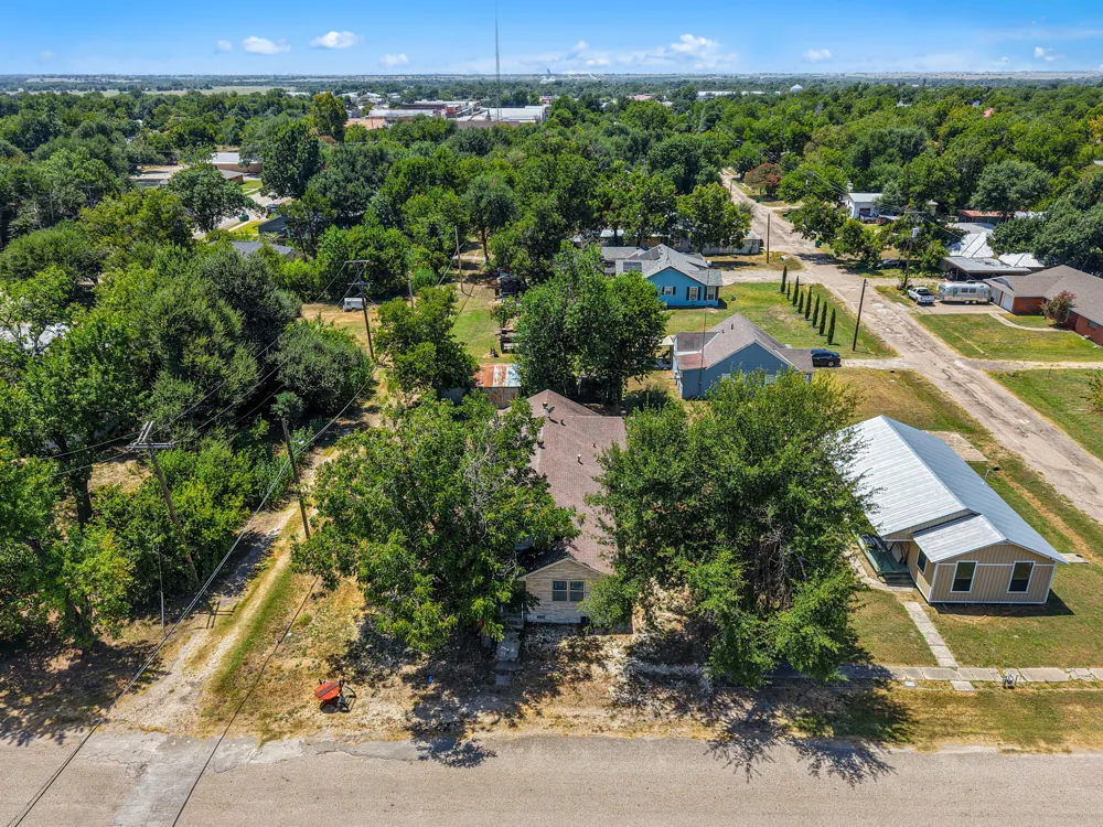 115 College Rosebud, TX 76570