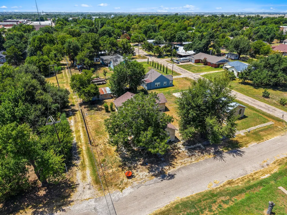 115 College Rosebud, TX 76570