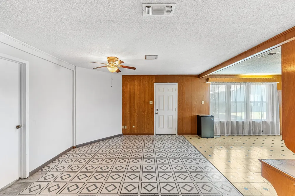 115 College Rosebud, TX 76570