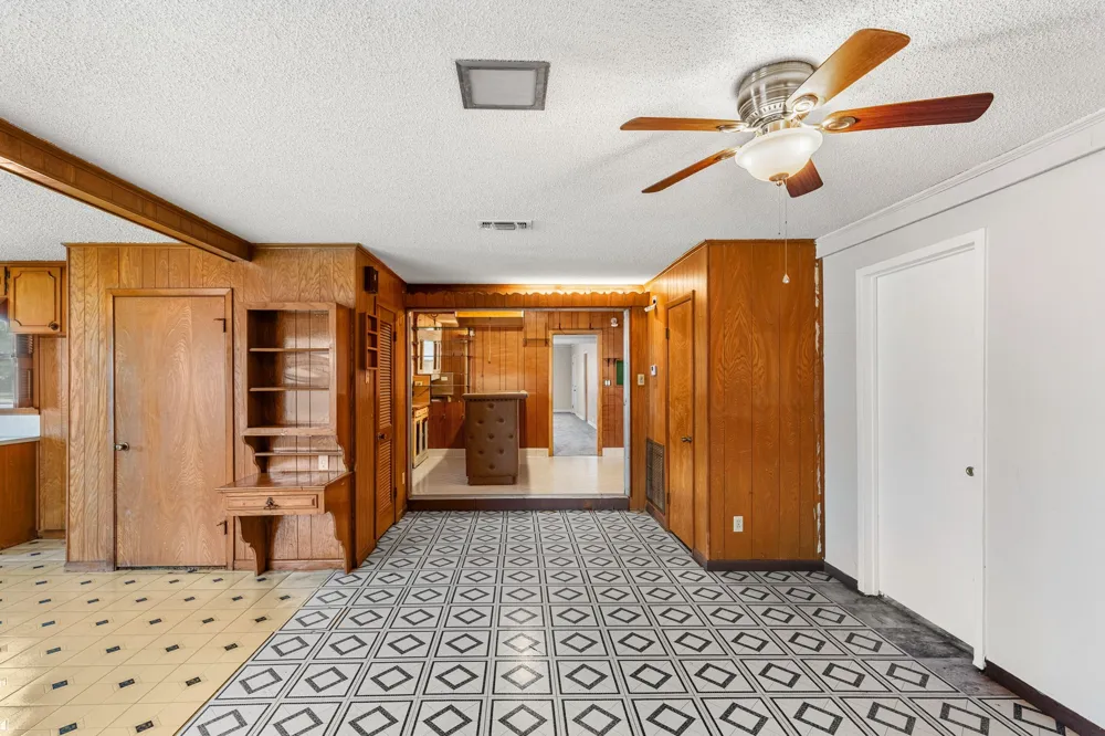 115 College Rosebud, TX 76570