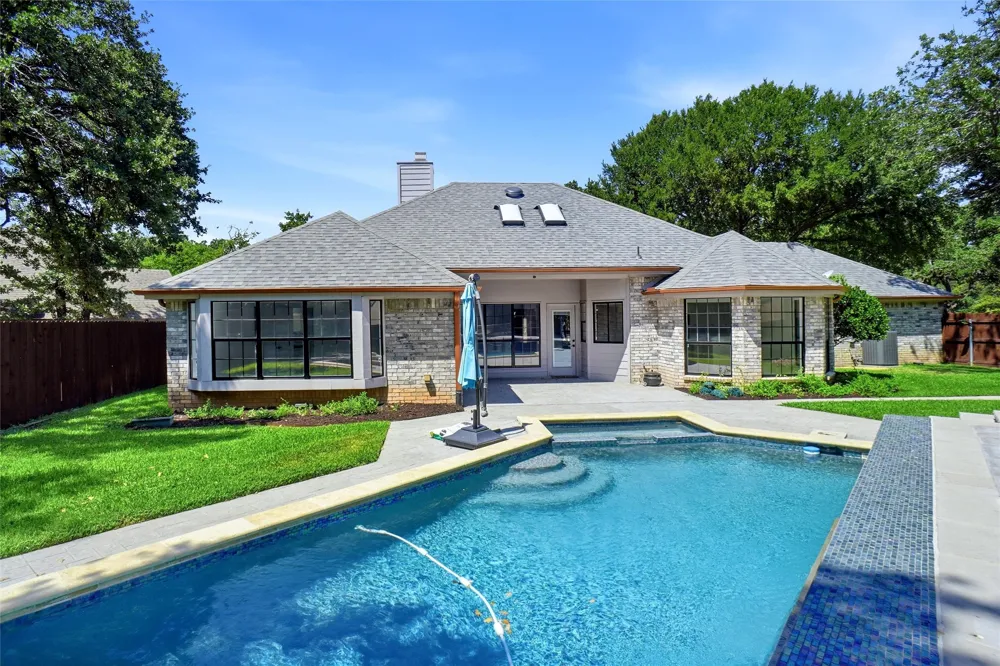 1409 Spars Court Azle, TX 76020