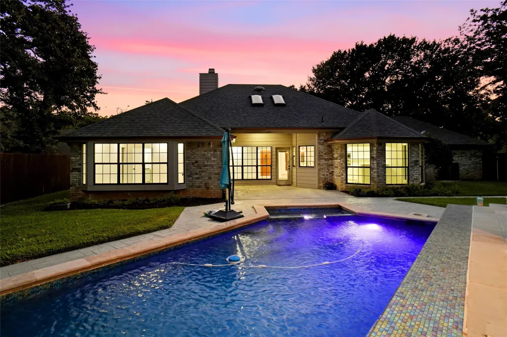 1409 Spars Court Azle, TX 76020