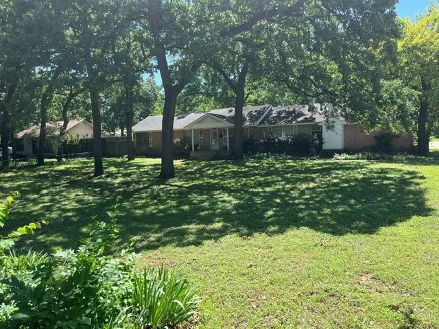 406 S Main Street Euless, TX 76040