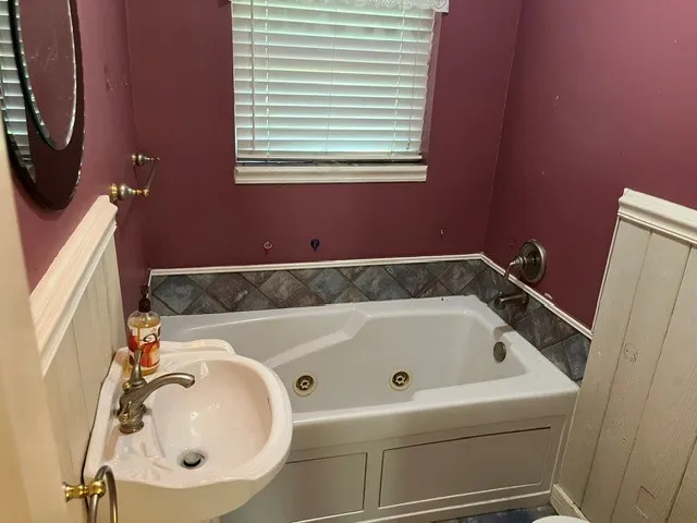 406 S Main Street Euless, TX 76040