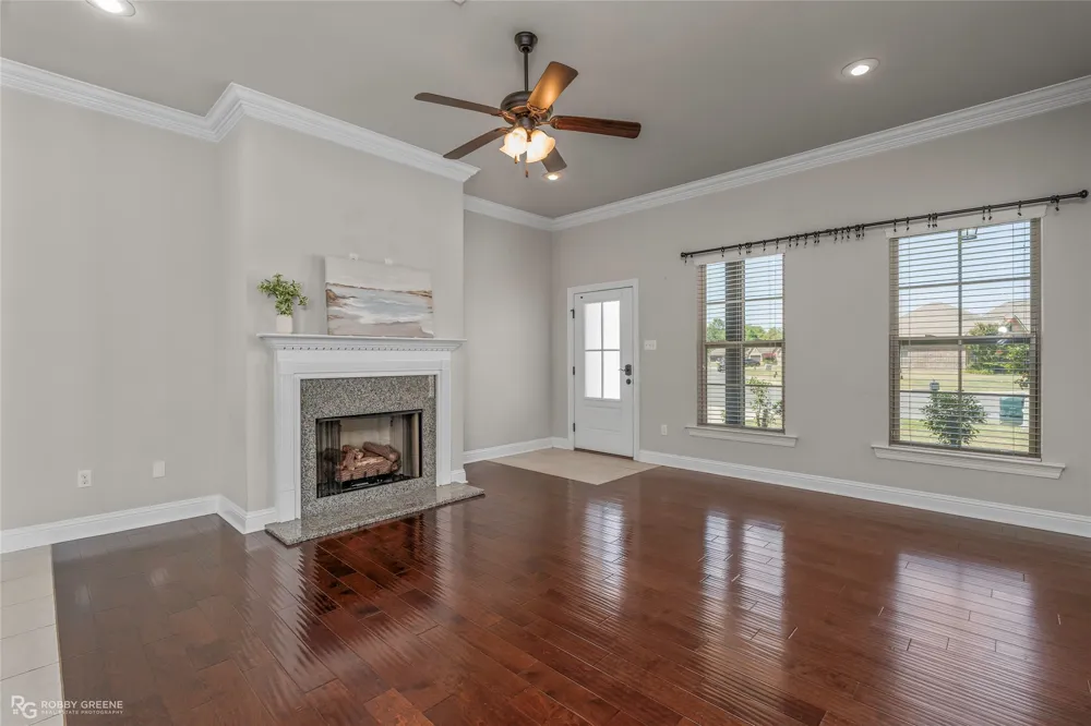 1576 Riverview Lane Shreveport, LA 71104