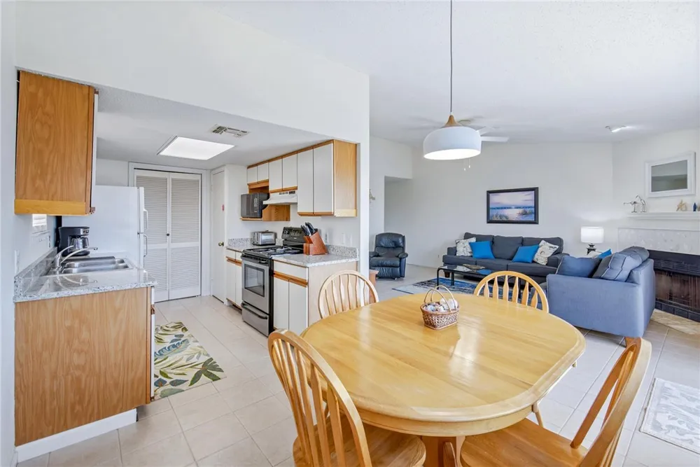 15425 Fortuna Bay Drive #304 Corpus Christi, TX 78418