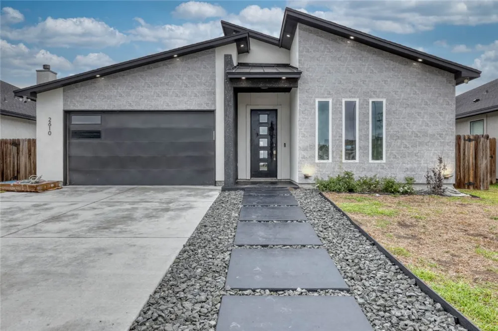 2610 Lady Andrea Drive Corpus Christi, TX 78415